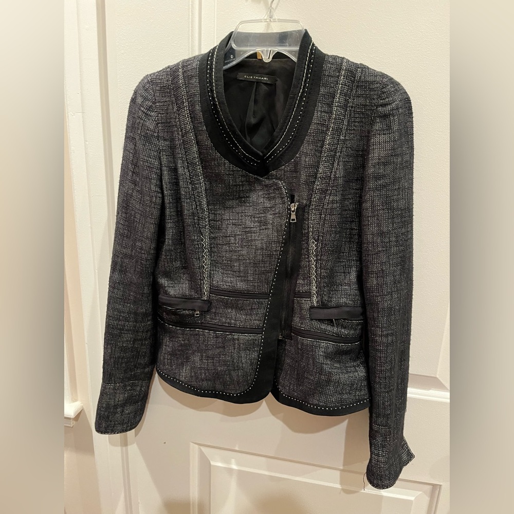 Elie Tahari black blazer